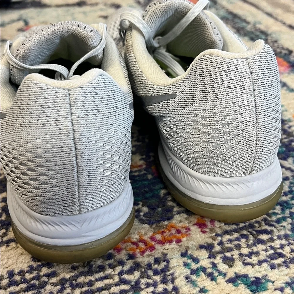 Nike Zoom All Out White and Gray Sneakers size 7.5 women’s - Picture 3 of 7